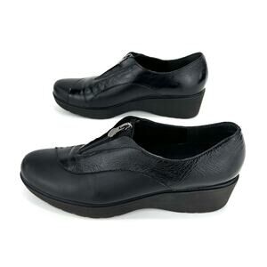 Munro Black Leather Platform Wedges Size 9.5 Zipper Closure Low Top Lightweight